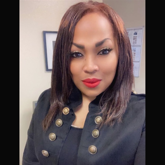 Meet your Posher, Michelle - Picture 1 of 1